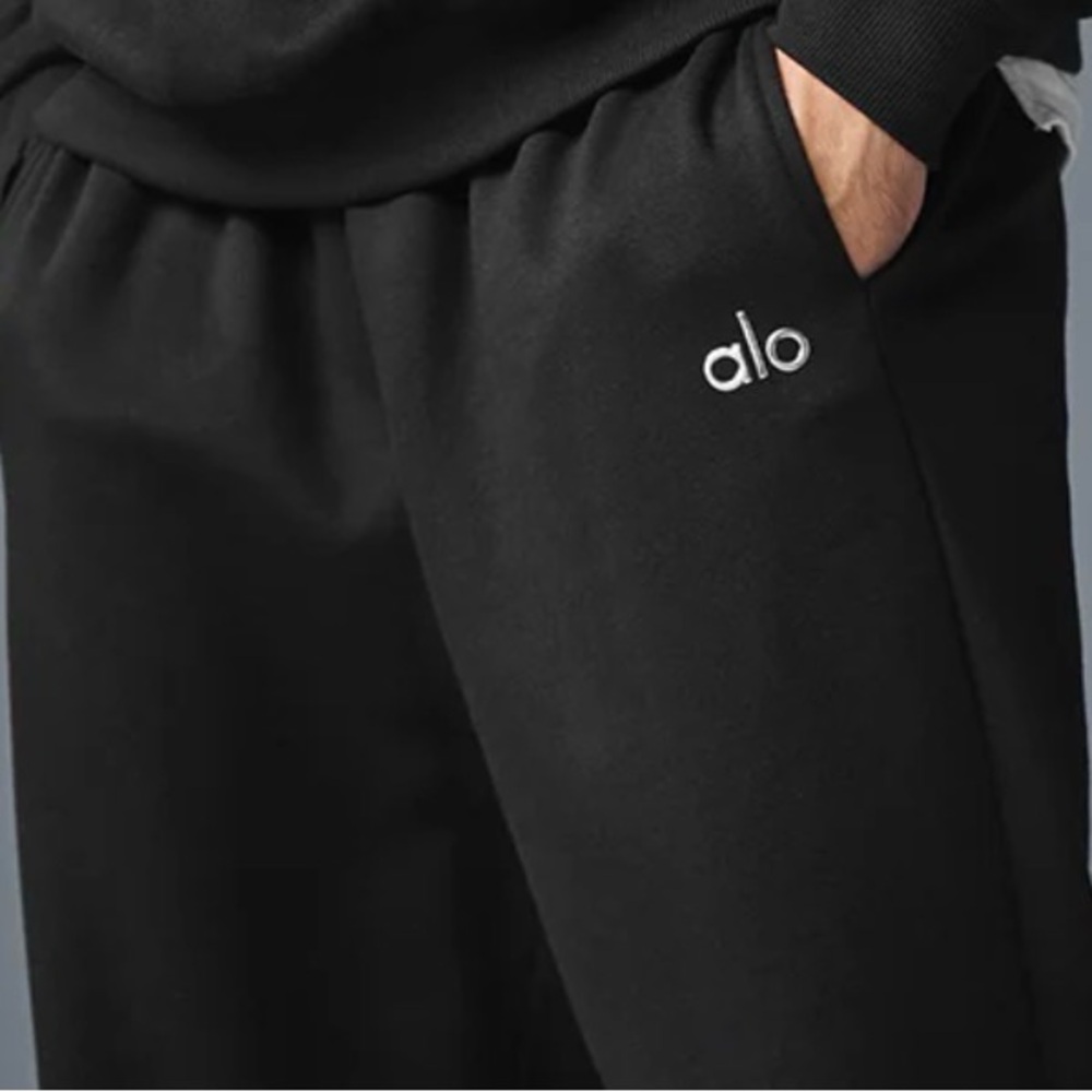 ALO Yoga Black Accolade Sweatpants